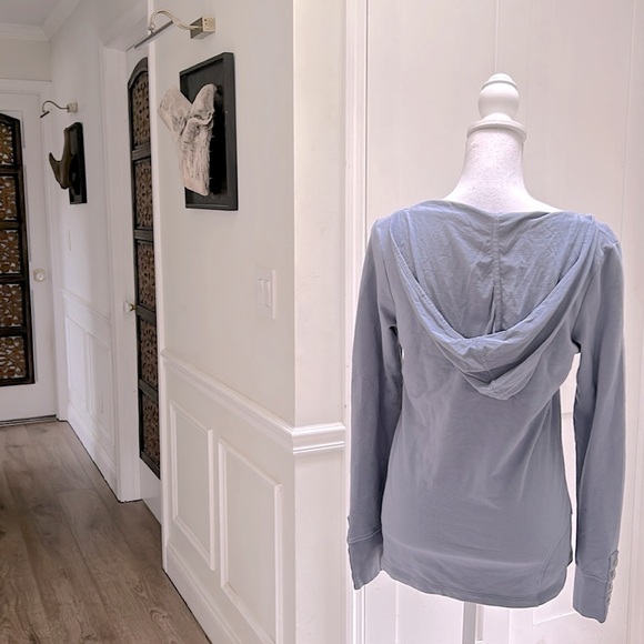 BCBG Paris Womens Scoop Neck Long Sleeve Sweatshirt with Hood Size M Blue Color - Picture 2 of 10